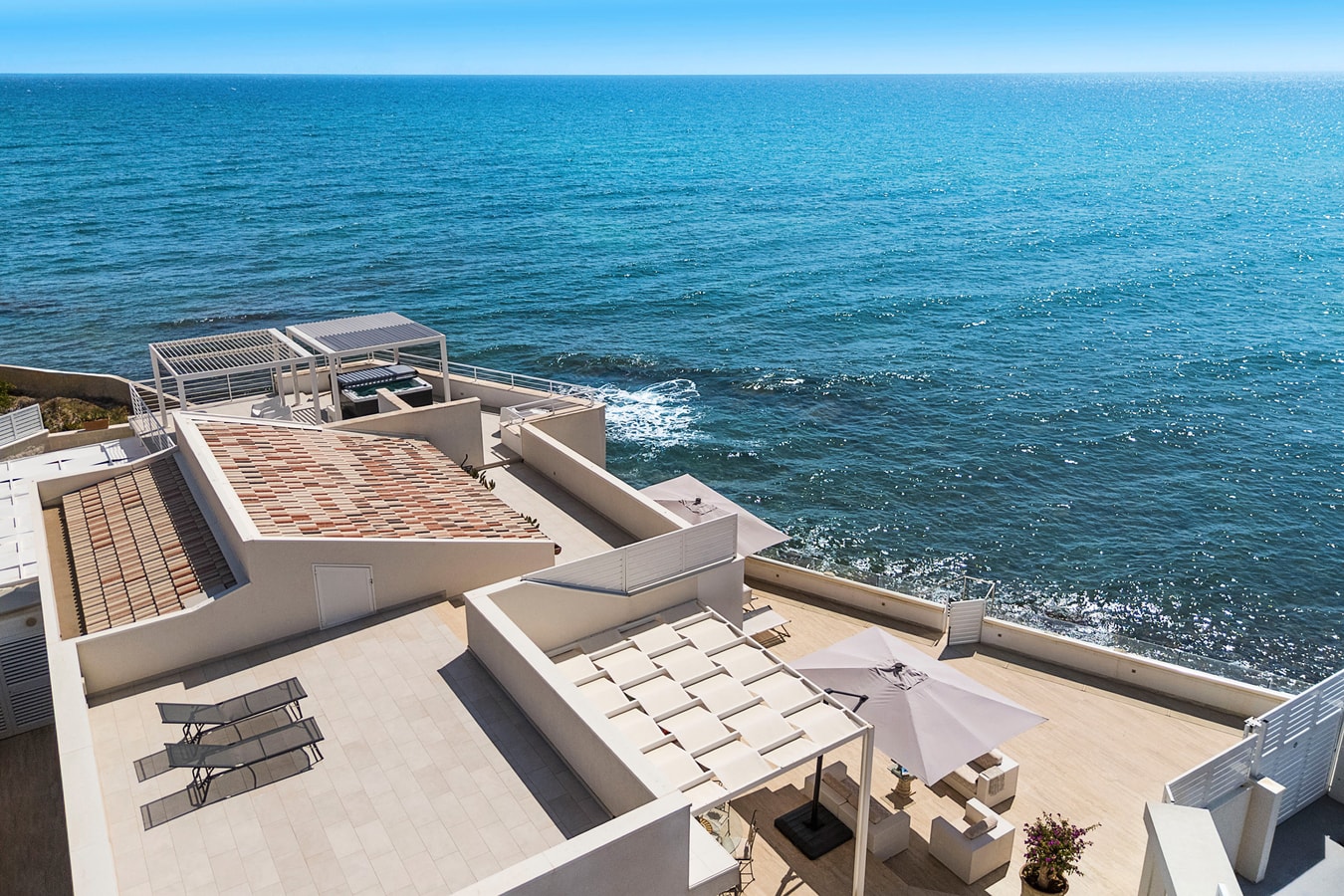 Villa Festa - Private seafront villa in Sicily 42 Villas in Italy