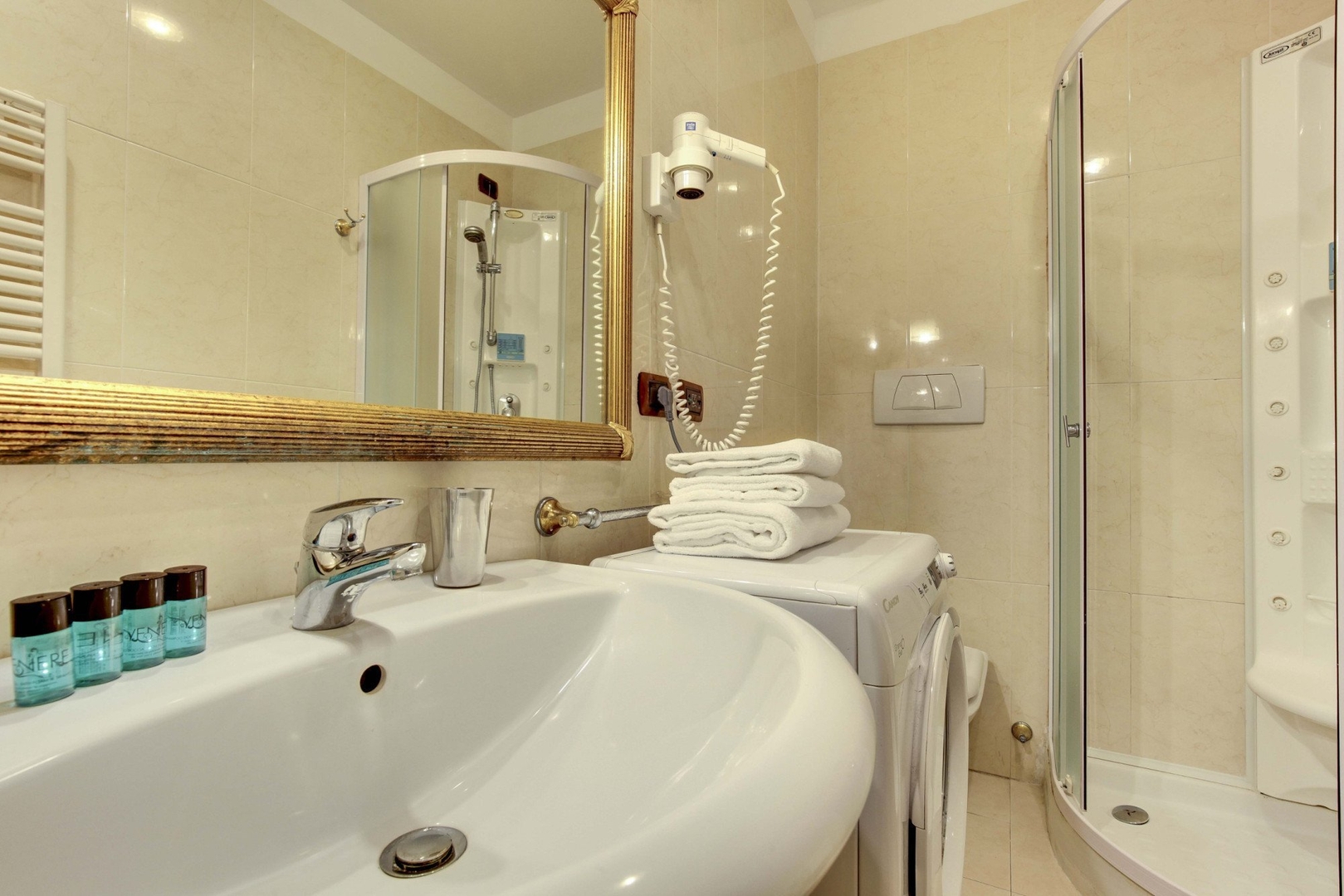 Sospiri Suite - San Marco 21 Villas in Italy