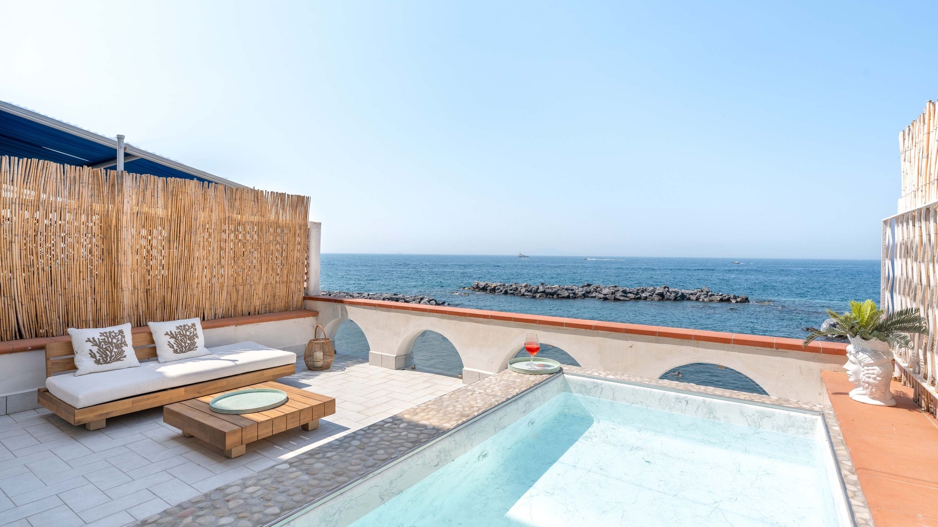 Casa Di Marcia, seafront with dipping pool 0 Villas in Italy