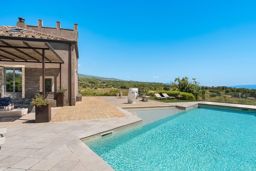 Villa Etnea - Private villa with pool and jacuzzi 38 Villas in Italy