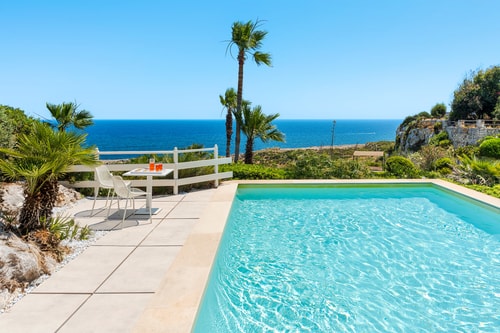 Villa Catrice - Seafront villa with private pool 1 Villas in Italy