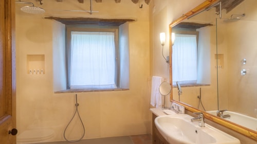 Villa Luminosa, Authentic Umbrian Charm 26 Italian Breaks