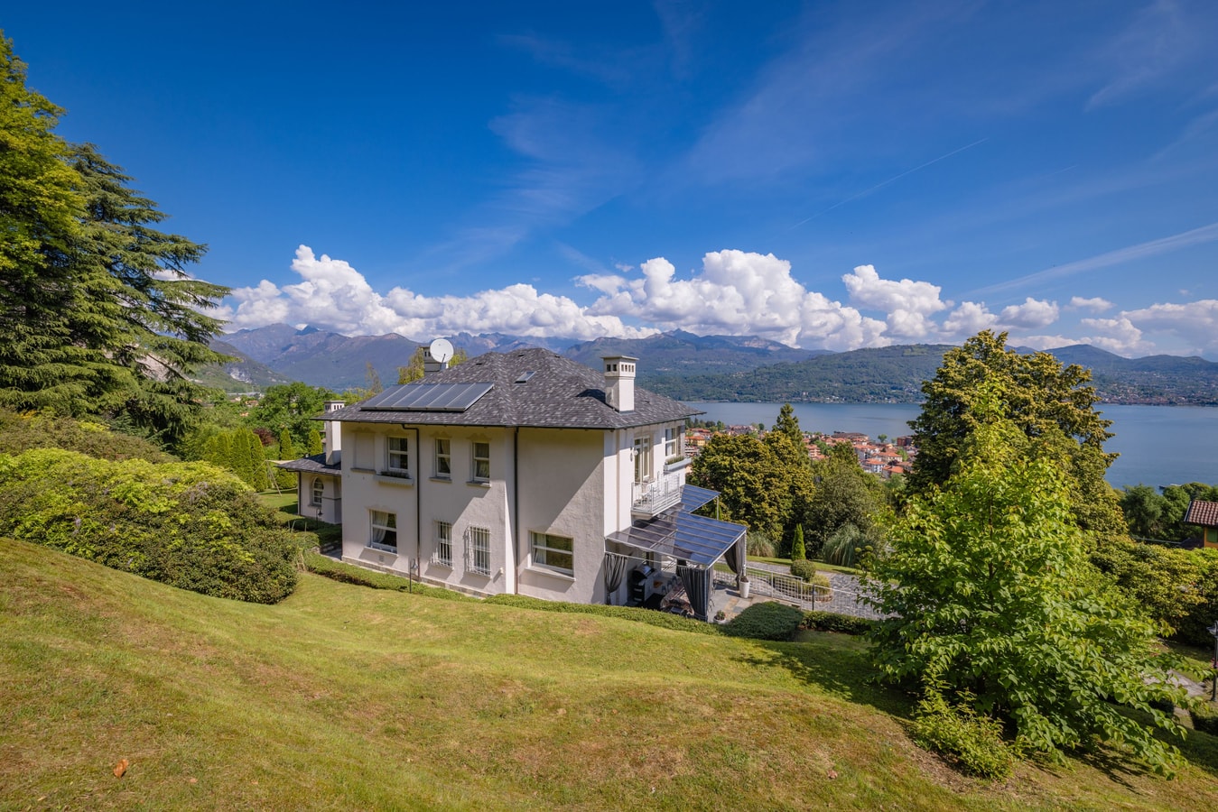 Villa Alvino, large family villa by the lake 58 The Prestige Villa Collection