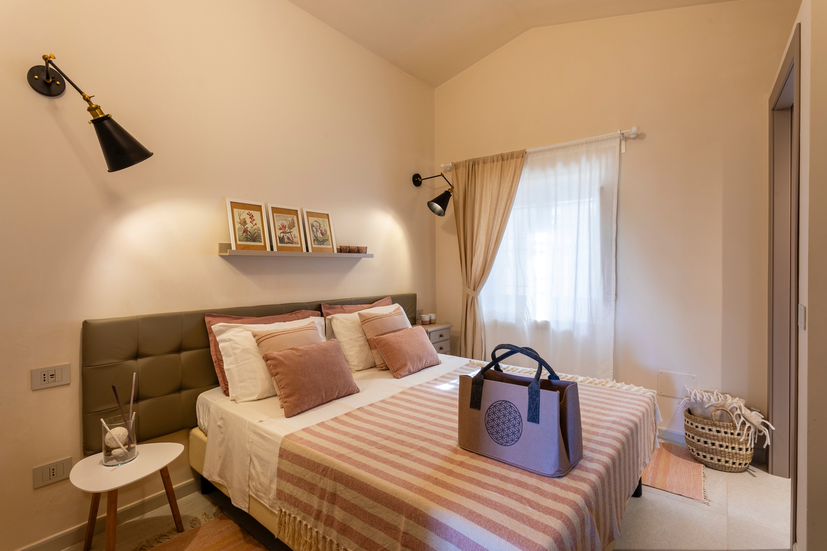 Private villa with swimming pool in Sicily 15 Villas in Italy