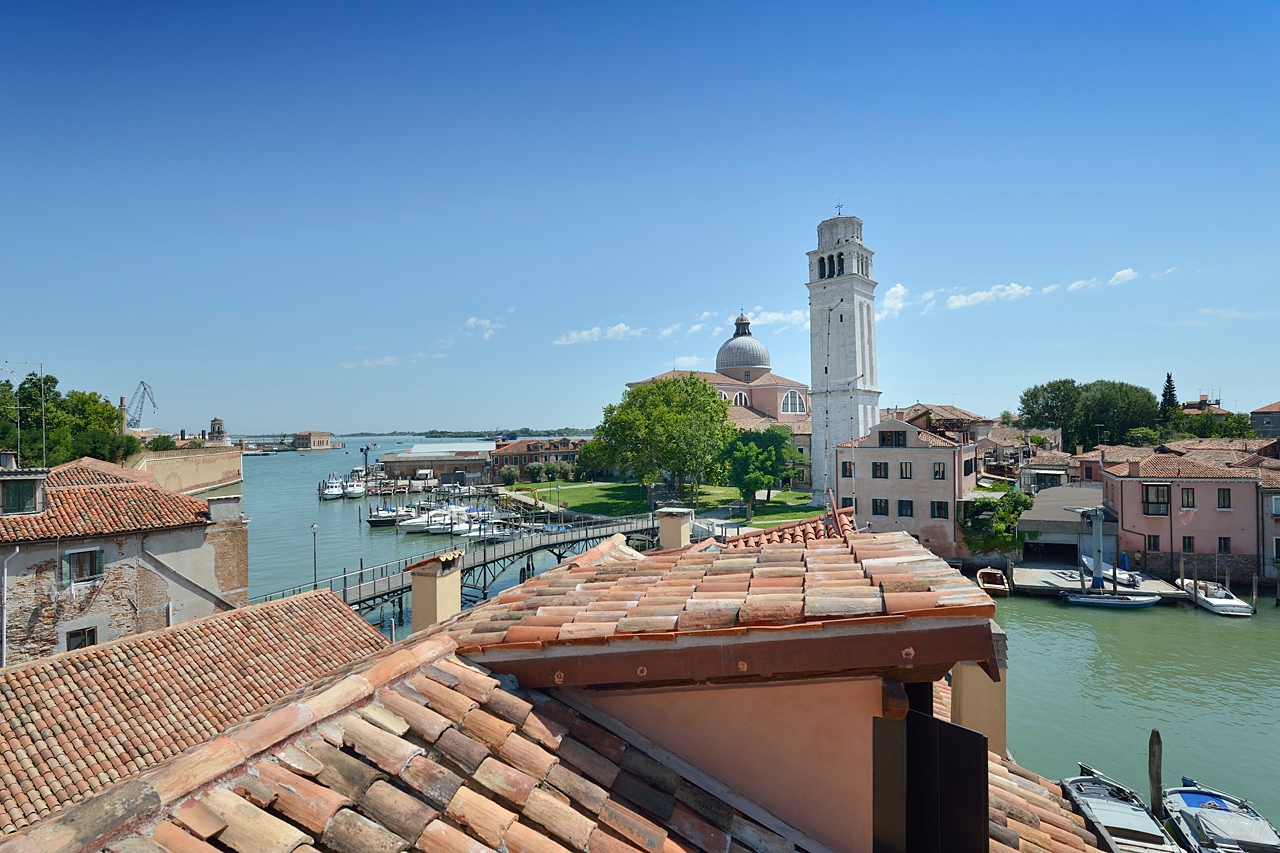 Balcone Apartment 23 Villas in Italy