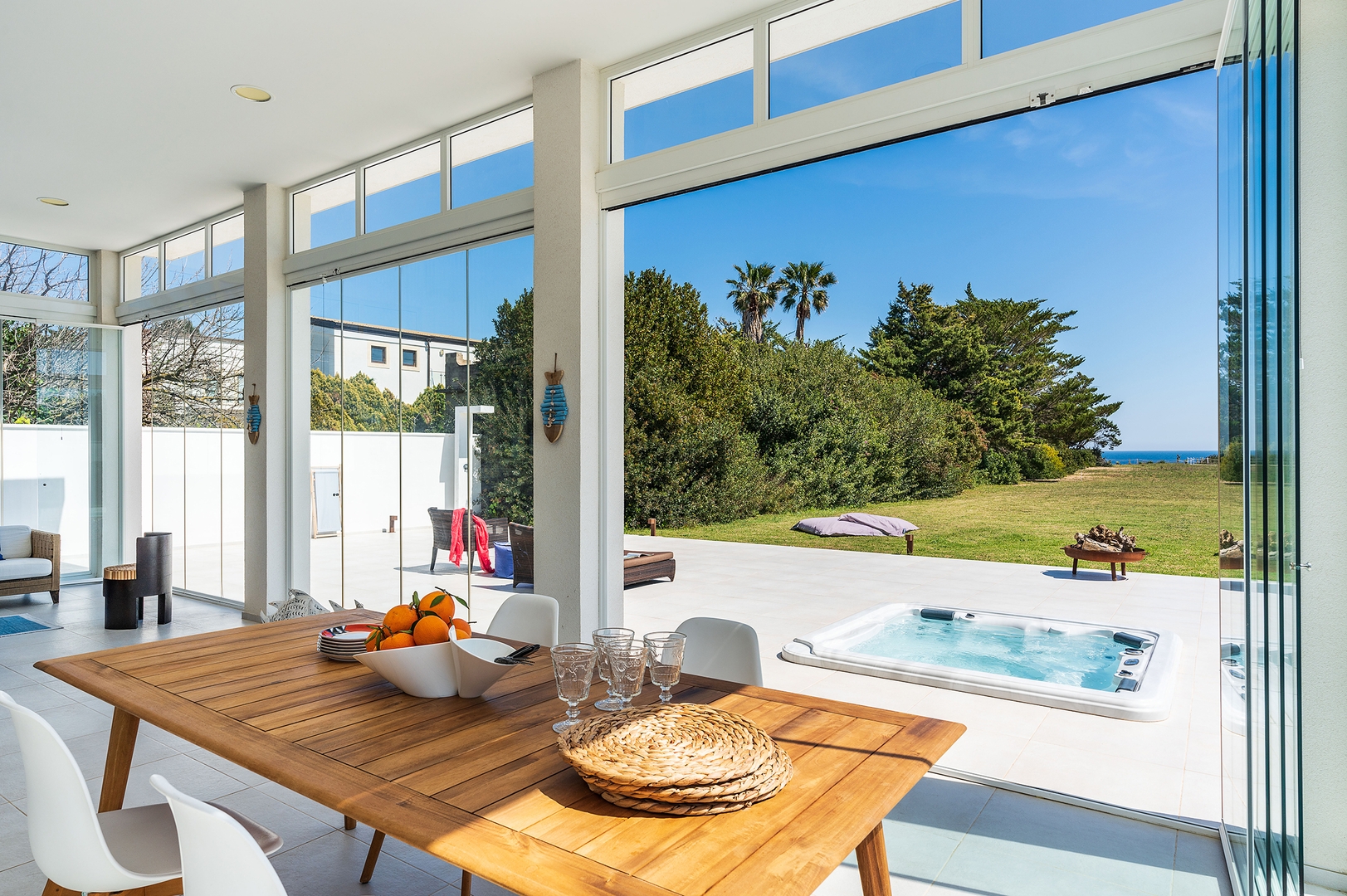 Villa Caruso – sea front villa 6 Villas in Italy