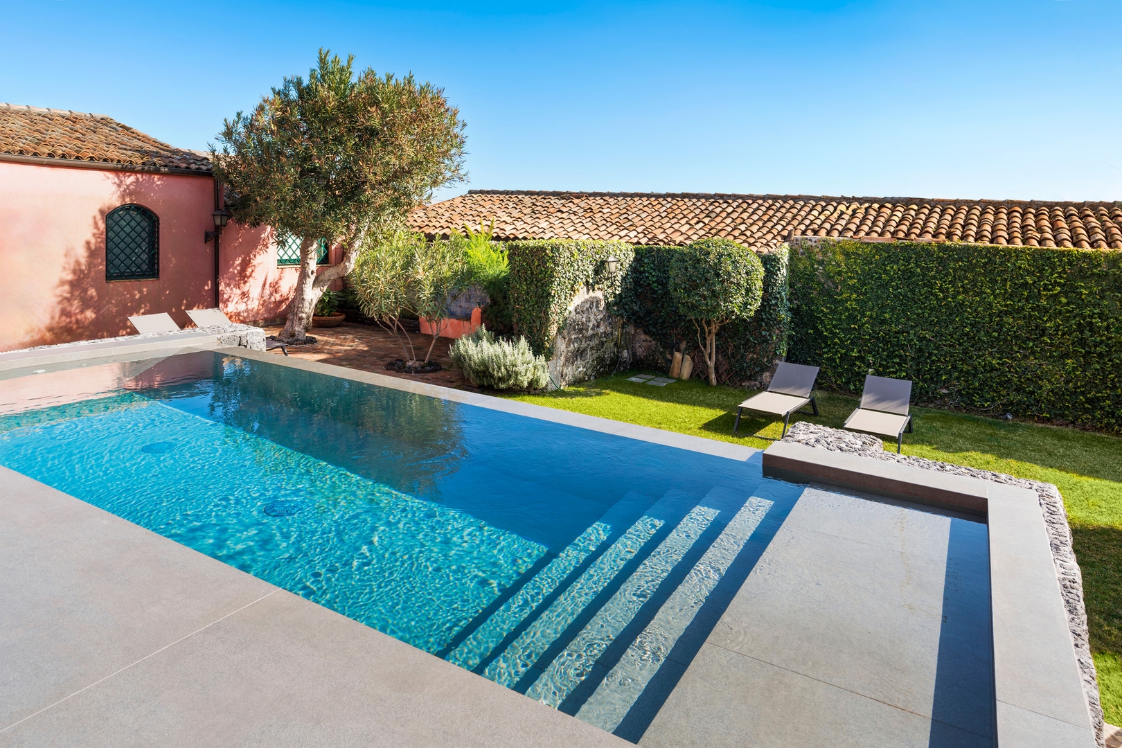 Villa Varanni near Catania 4 Villas in Italy