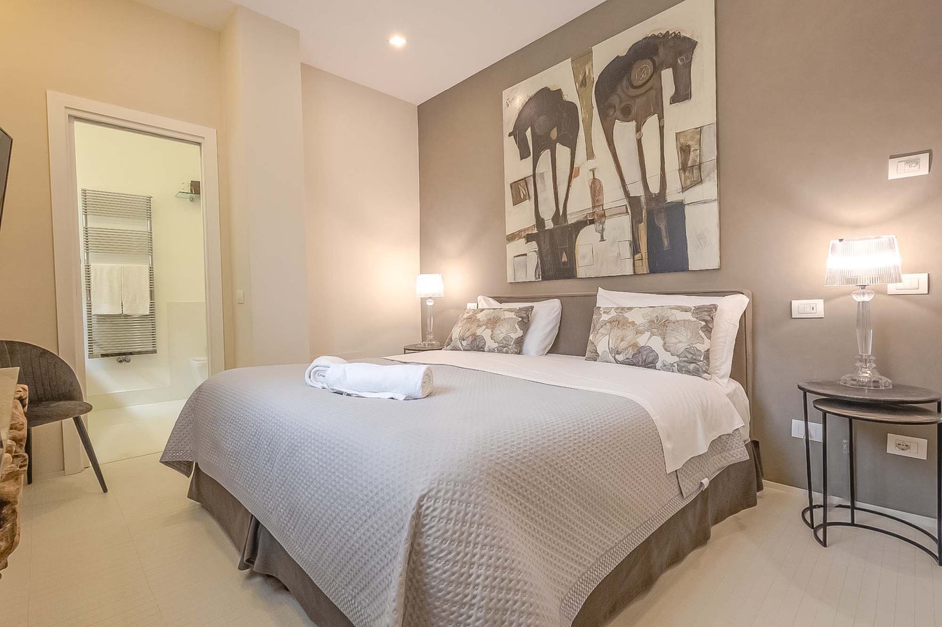 Alonza Estate - Large Countryside Estate 33 Villas in Italy