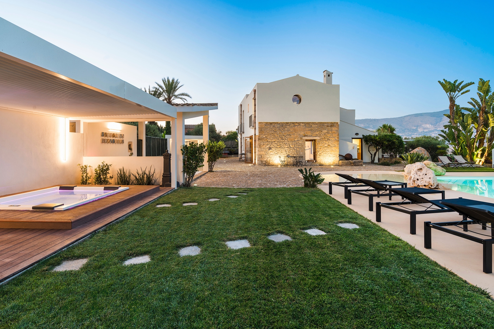 Villa Rega - Private villa with pool in Sicily 3 Villas in Italy