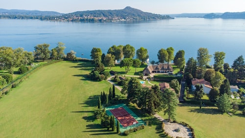 Villa Elegante 68 Villas in Italy