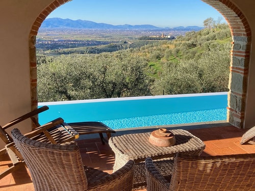 Villa Armonia, Tranquillity with Panoramic Views 2 Villas in Italy