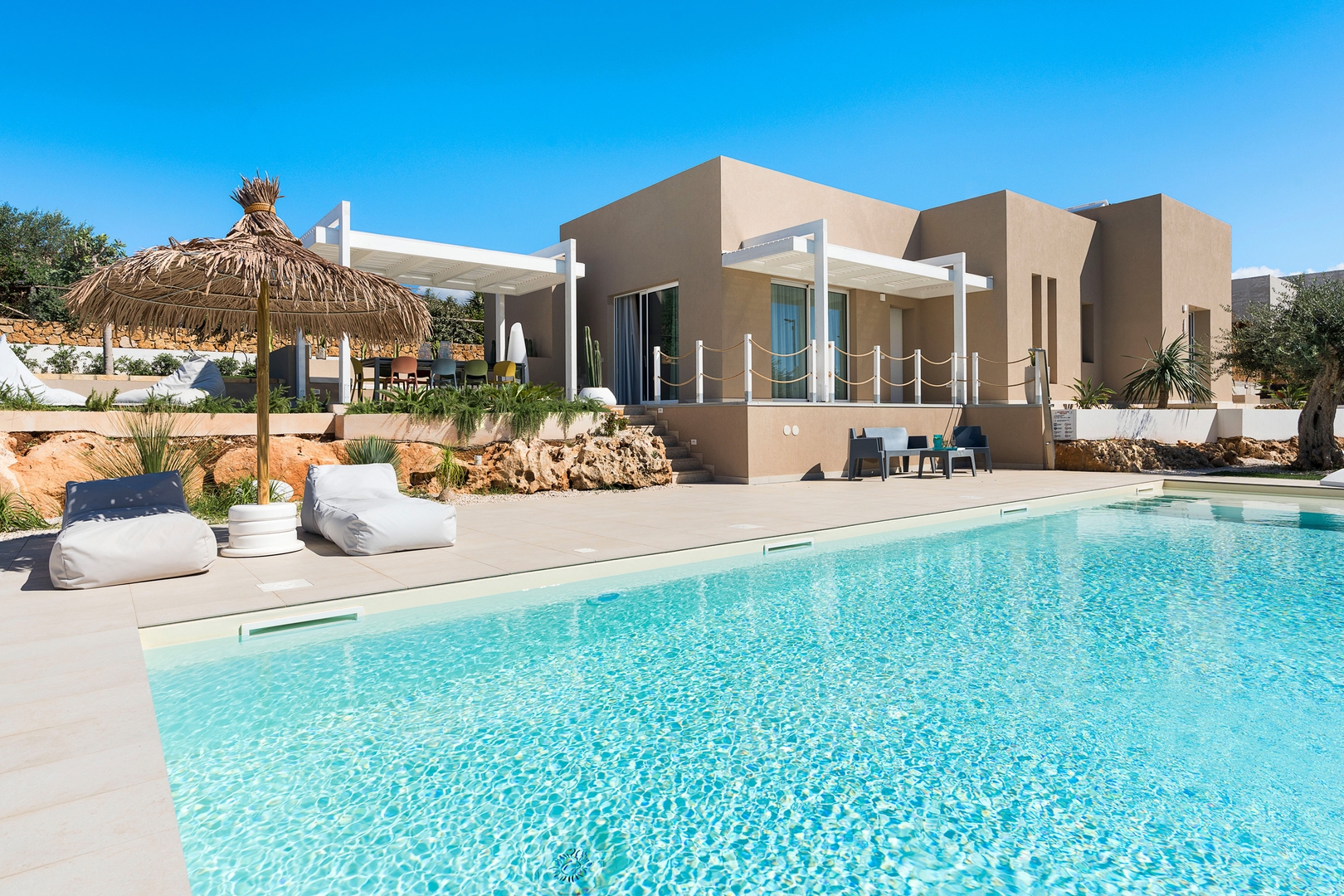 Stunning modern villa near the sea 0 Villas in Italy
