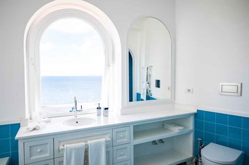Villa Luce Di Mare, endless sea views 25 Villas in Italy