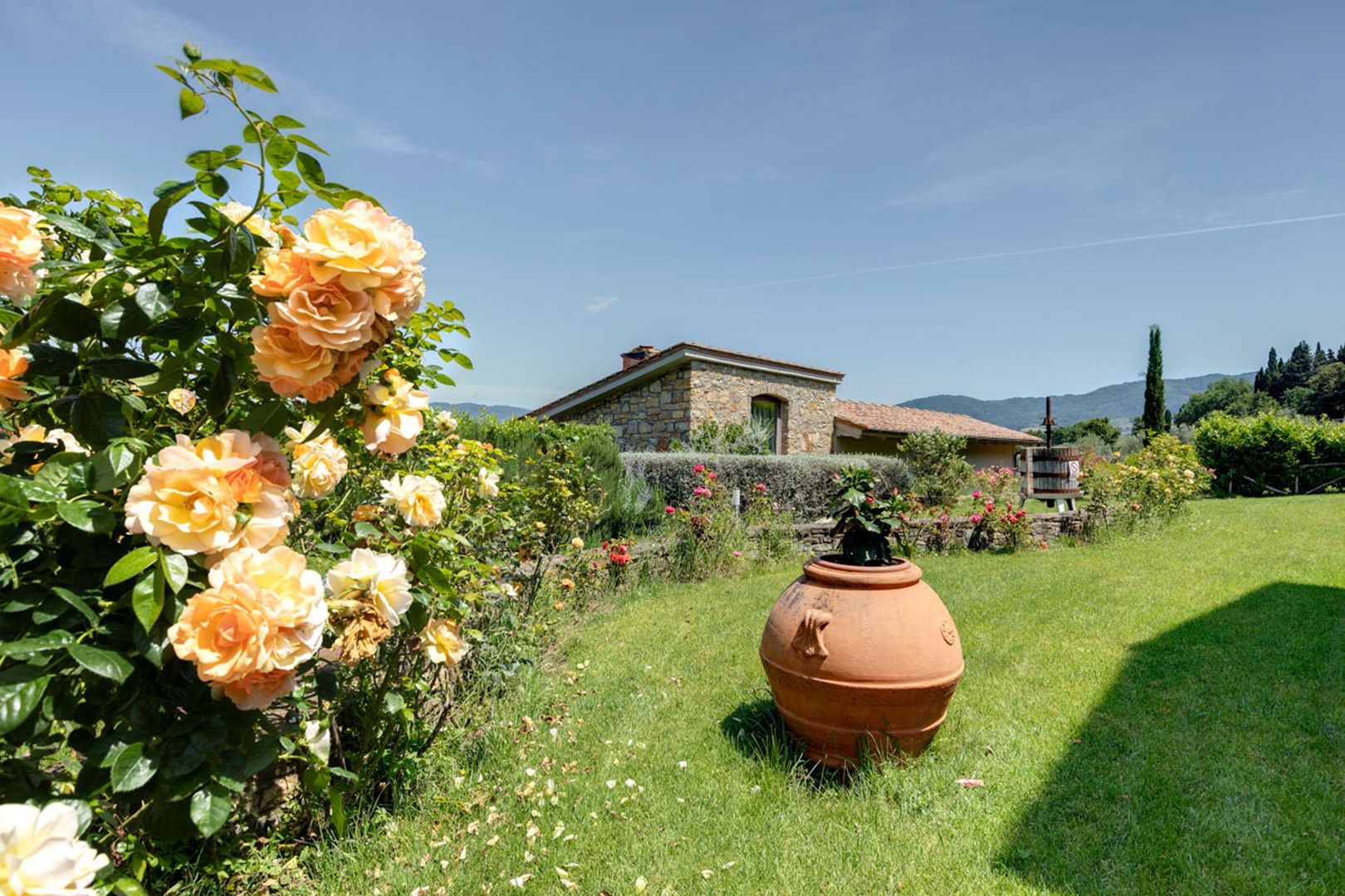 Villa with swimming pool in Tuscany 44 Villas in Italy