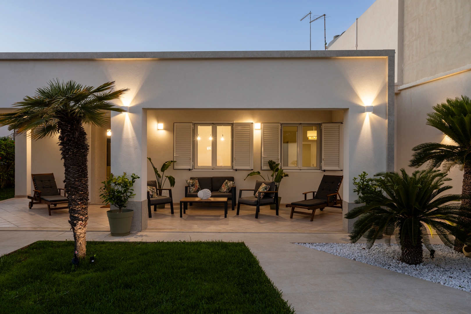 Private beachfront villa in Sicily 25 Villas in Italy