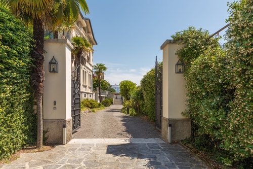 Villa Classica, Historic villa with lake views 51 Villas in Italy