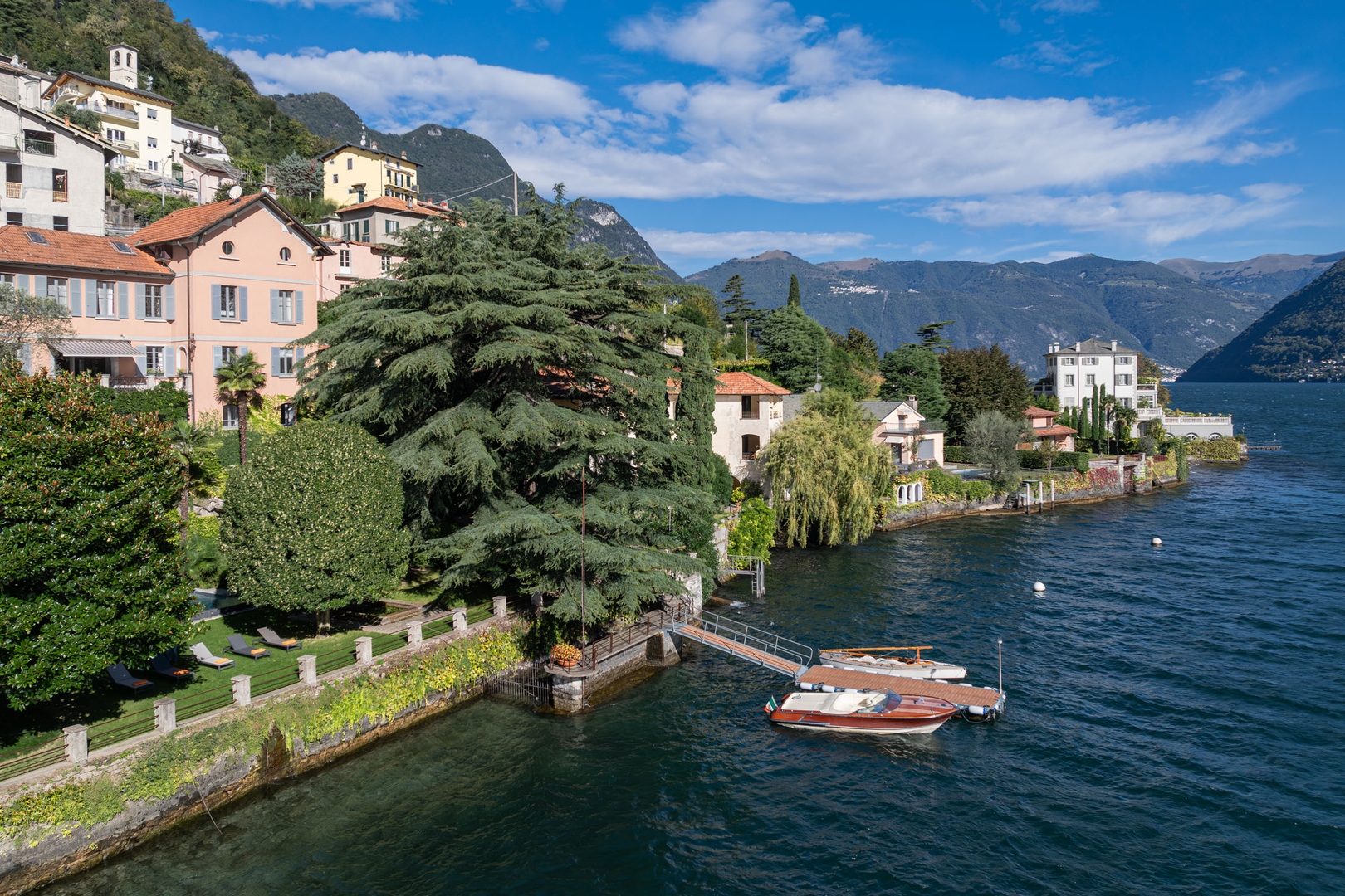 Villa Lauretta - Private lakeside villa with pool 0 Villas in Italy