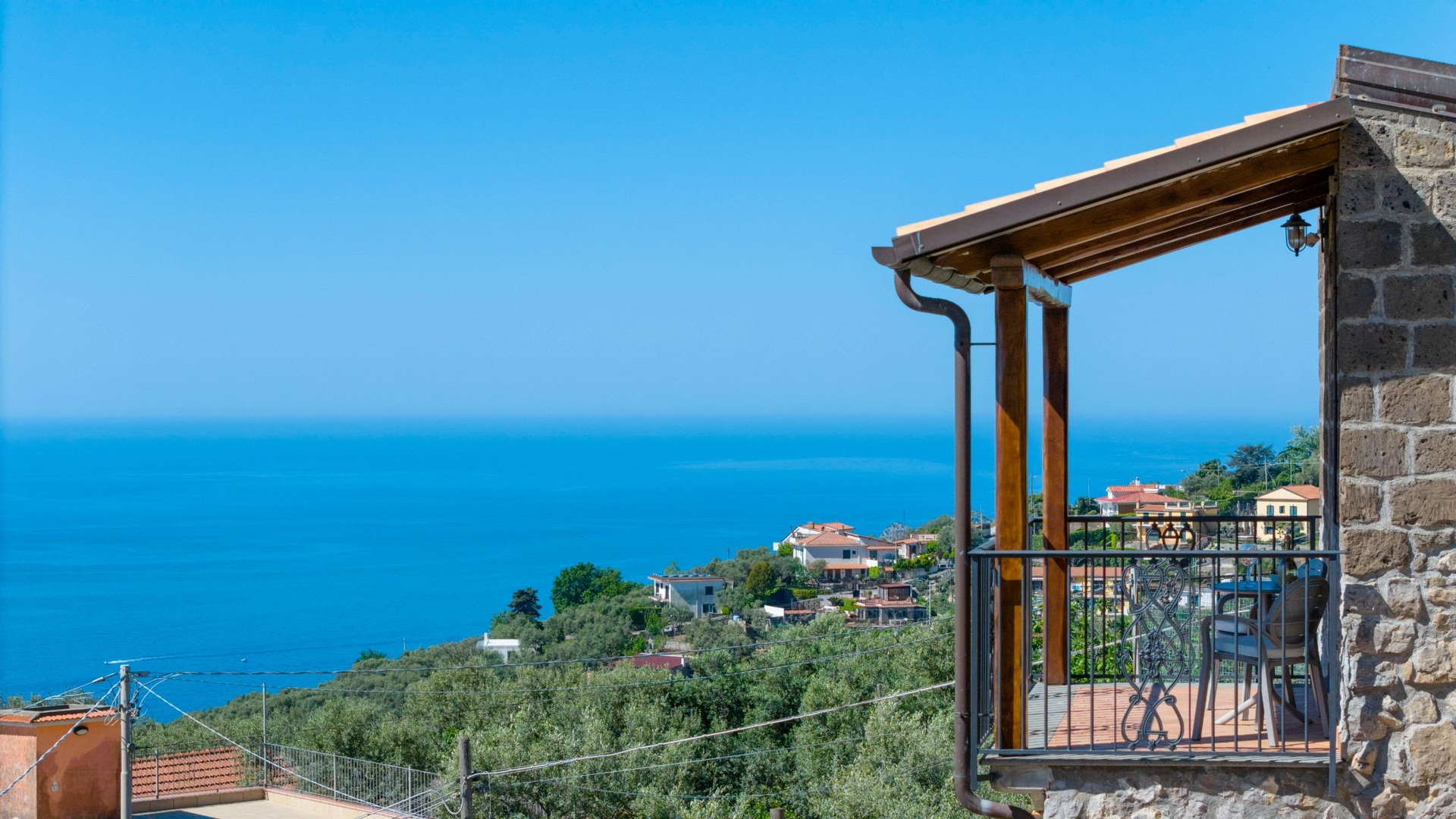 Casa dei Limoni - peaceful retreat with sea views 32 Villas in Italy