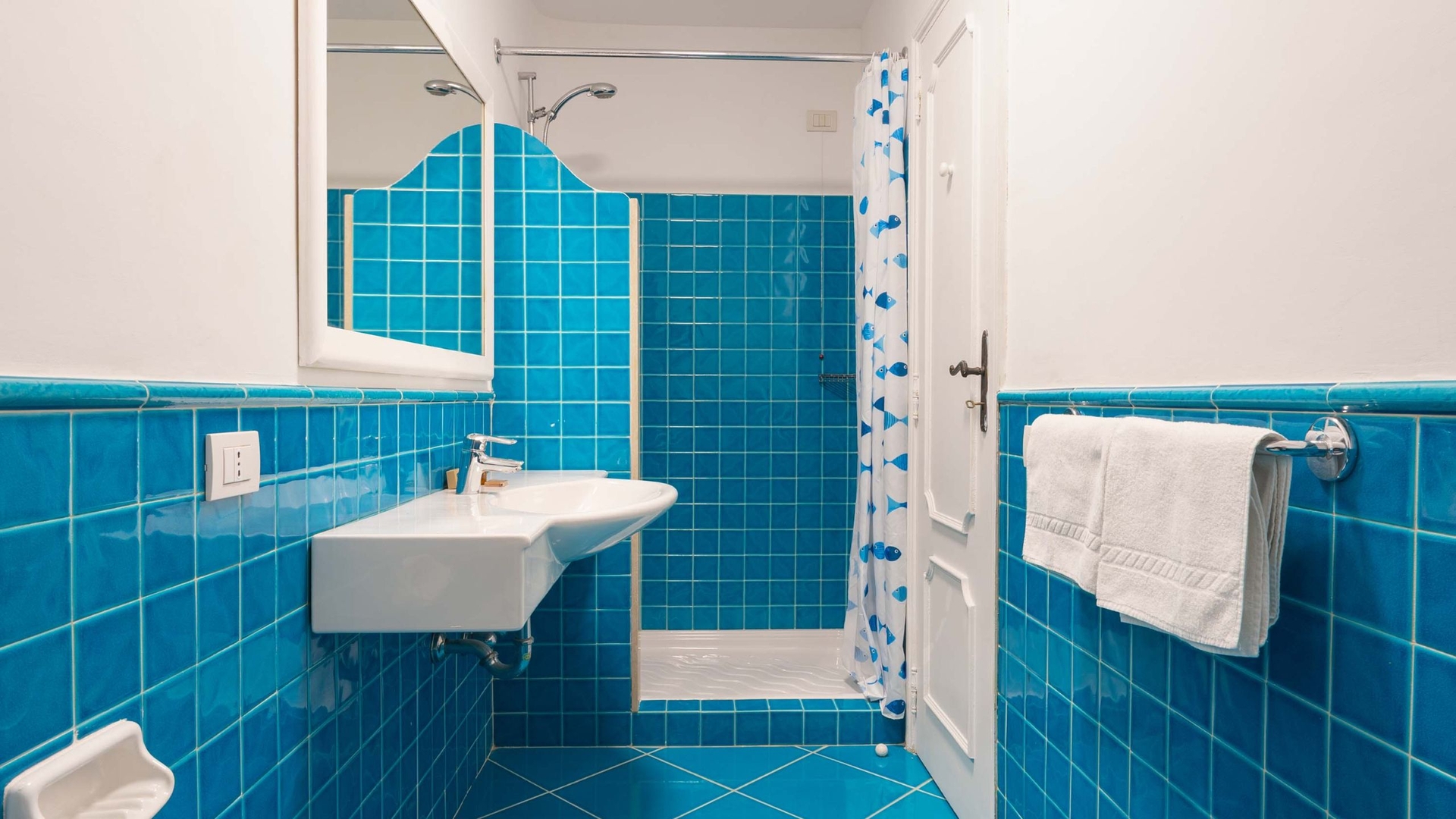 Casa Di Marcia, seafront with dipping pool 44 Villas in Italy