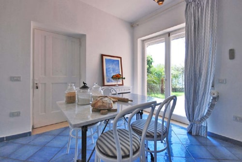 Casa Le Onde, with private terrace, shared pool 5 Villas in Italy