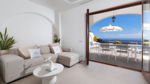 Villa Carmela 8 Italian Breaks
