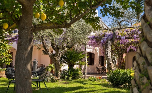 Villa Donatella, Ideal For Large Groups 50 Villas in Italy