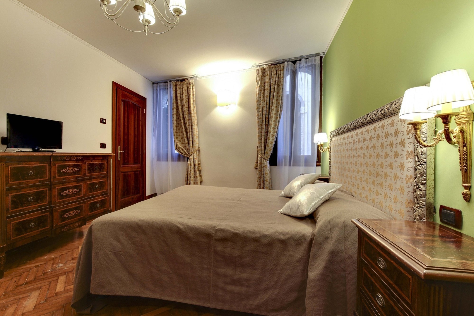 Sospiri Suite - San Marco 19 Villas in Italy