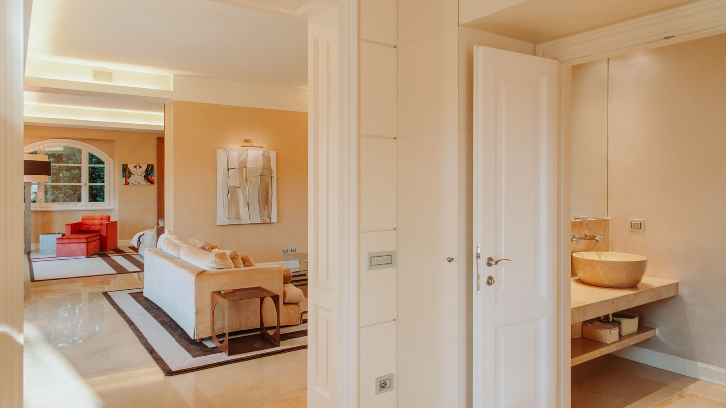 Villa Acquabella with lake views and pool 16 Villas in Italy