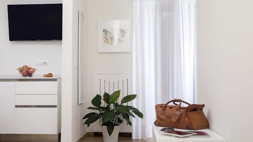 Villa Donatella, Ideal For Large Groups 37 Villas in Italy