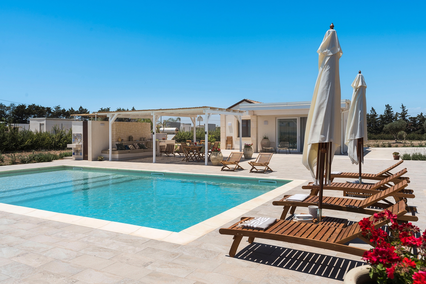 Villa Pachino - modern villa with pool 16 Villas in Italy