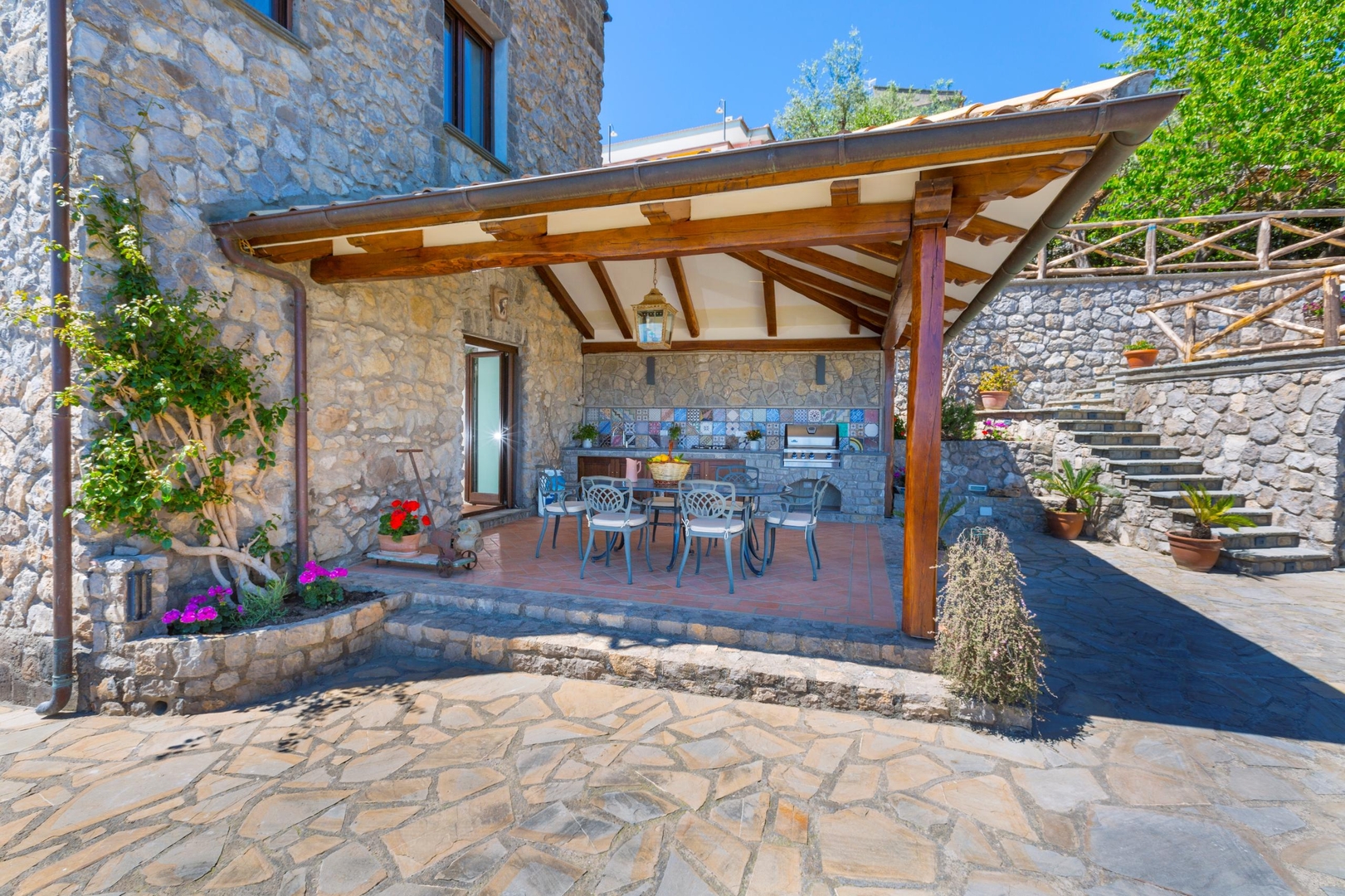 Casa dei Limoni - peaceful retreat with sea views 27 Villas in Italy
