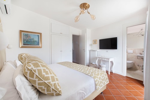 Resort Lubrense - perfect for large groups 57 Villas in Italy