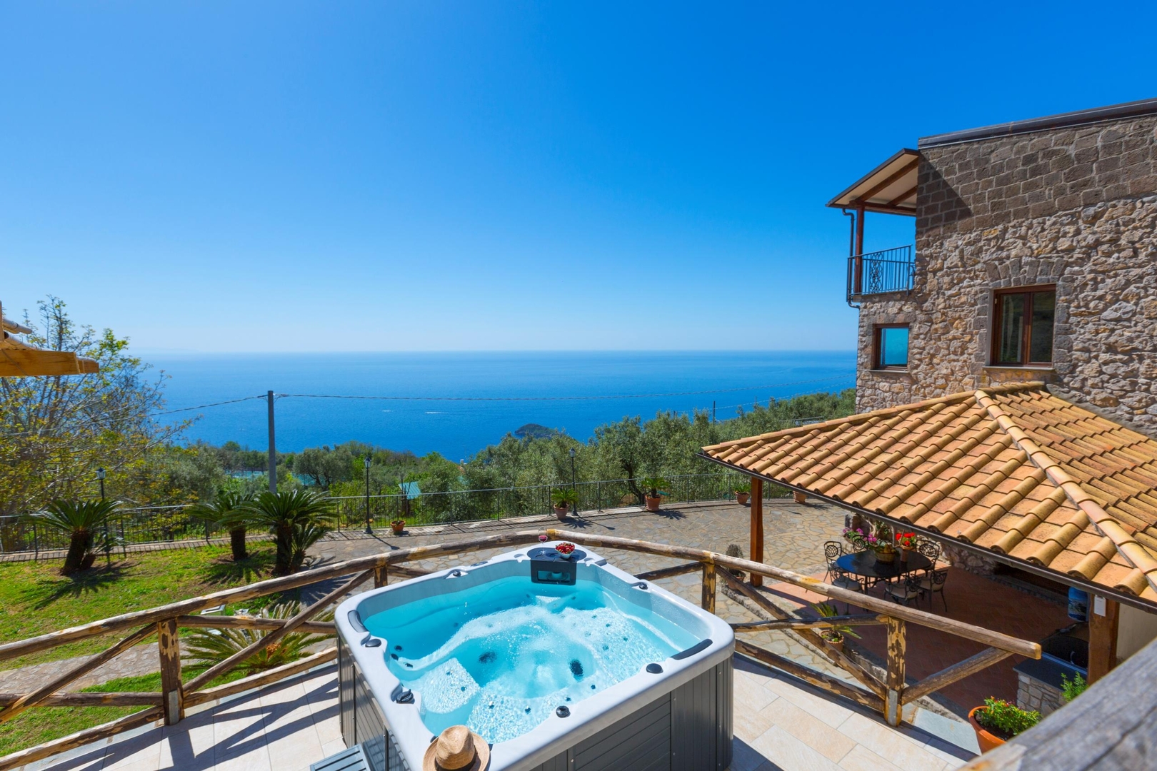 Casa dei Limoni - peaceful retreat with sea views 1 Villas in Italy