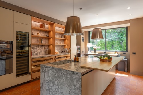 Villa Classica, Historic villa with lake views 24 Villas in Italy