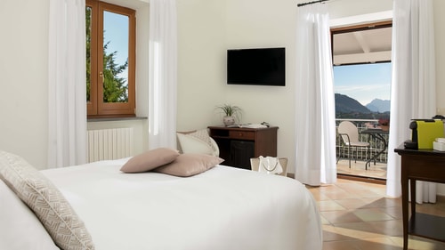 Villa Donatella, Ideal For Large Groups 27 Villas in Italy