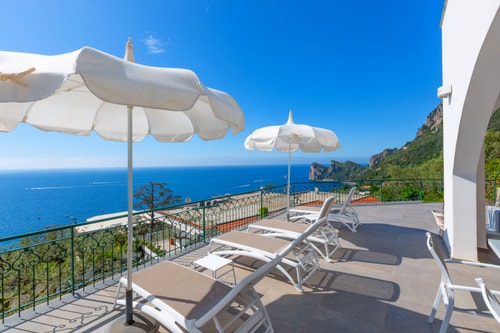 Villa Carmela 5 Italian Breaks