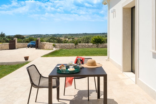 Villa Nivura, Minimalist Elegance Amid the Olive Groves 37 Villas in Italy