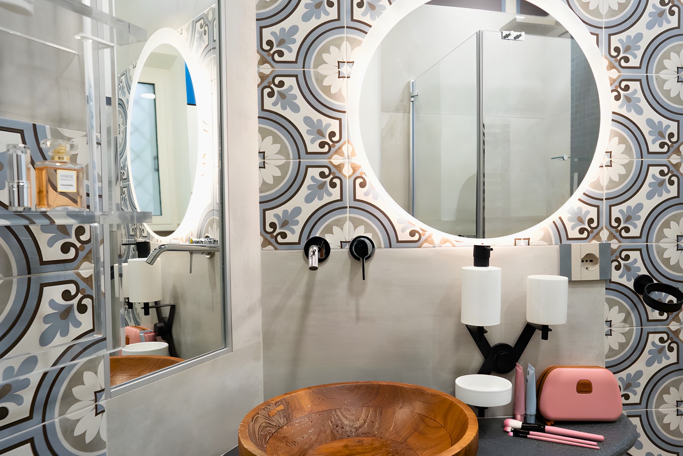 Artist's Apartment – Rome 24 Villas in Italy