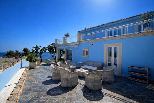 Villa Seranta, sea front villa near town 24 Villas in Italy