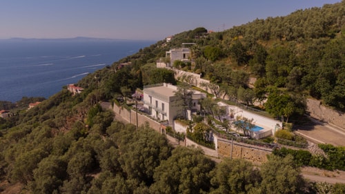 Villa Baia Serena, Panorama with Private Pool 47 Villas in Italy