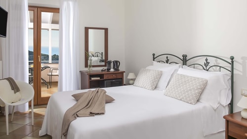 Villa Donatella, Ideal For Large Groups 29 Villas in Italy