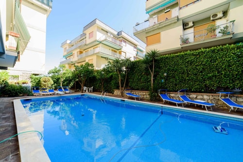 Casa Surriento, Family Apartment with Shared Pool 1 Villas in Italy