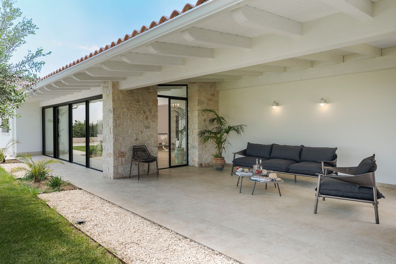 Villa Nivura, Minimalist Elegance Amid the Olive Groves 4 Villas in Italy