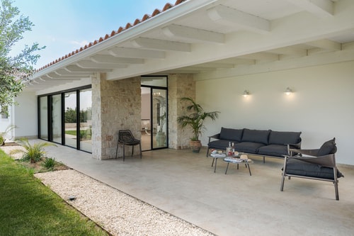 Villa Nivura, Minimalist Elegance Amid the Olive Groves 4 Villas in Italy
