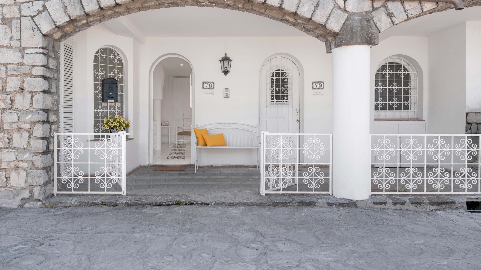 Casa Di Marcia, seafront with dipping pool 6 Villas in Italy