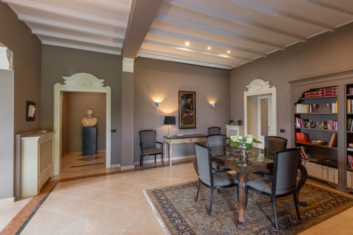 Villa Classica, Historic villa with lake views 29 Villas in Italy