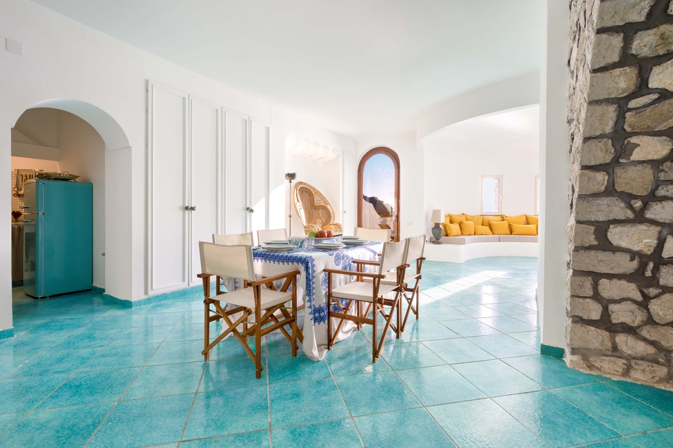 Casa Scogliera, Seafront House with Terrace 17 Villas in Italy