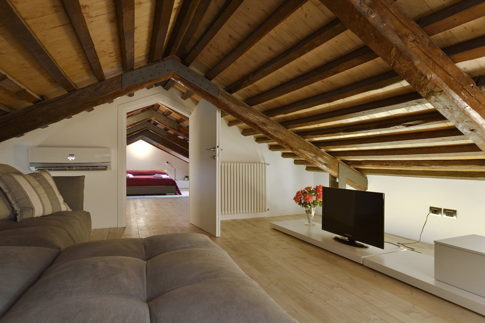 Balcone Apartment 18 Villas in Italy