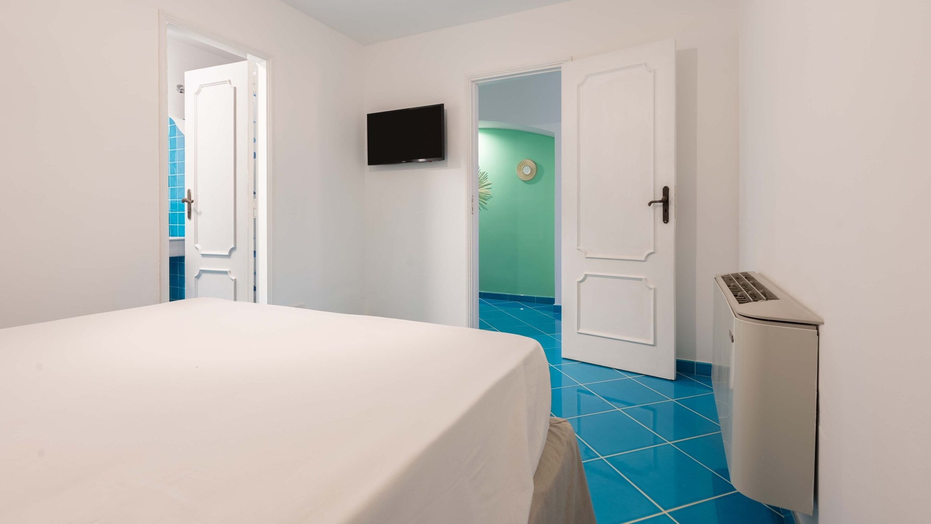Casa Di Marcia, seafront with dipping pool 45 Villas in Italy