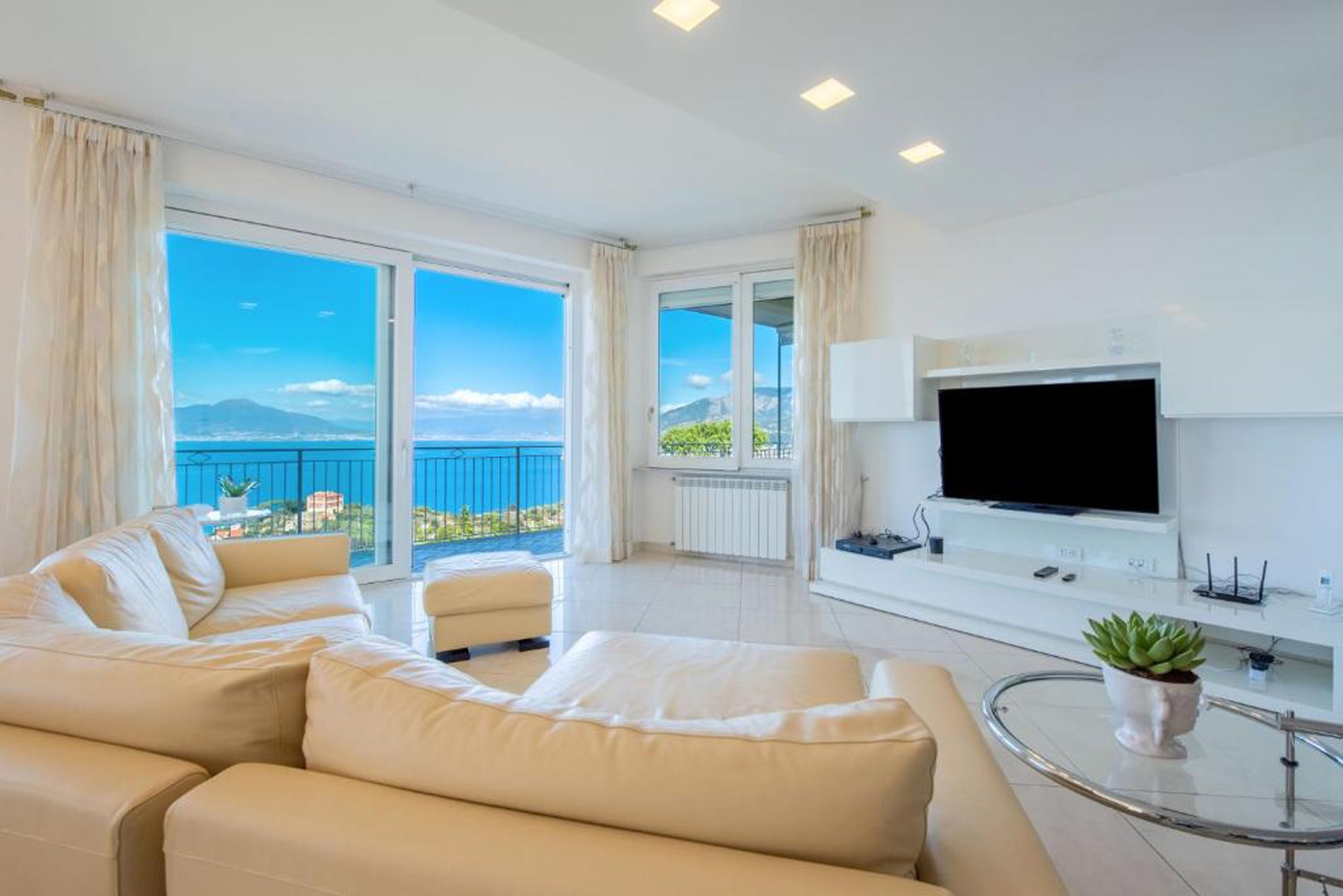 Villa Carlotta with private pool and sea views in Sorrento area 9 Villas in Italy